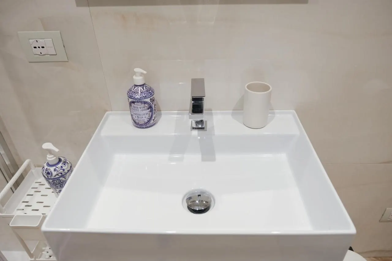 Supernova Bed and Breakfast Savona 0*,  Italië